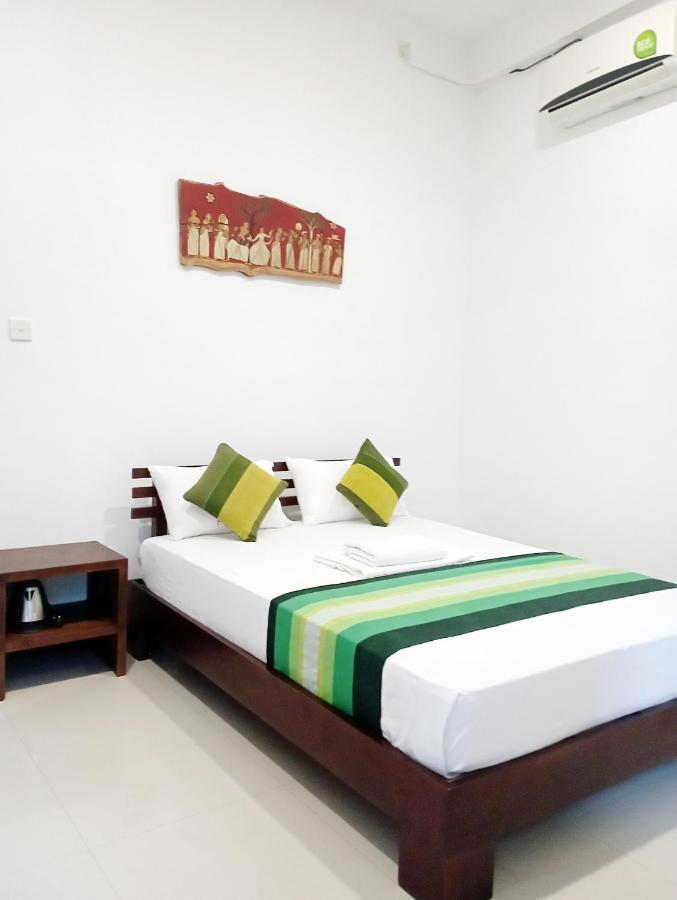 Hotel The Ritz Hikkaduwa Esterno foto