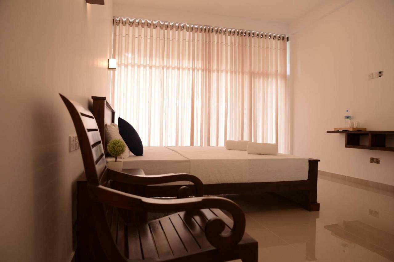 Hotel The Ritz Hikkaduwa Esterno foto